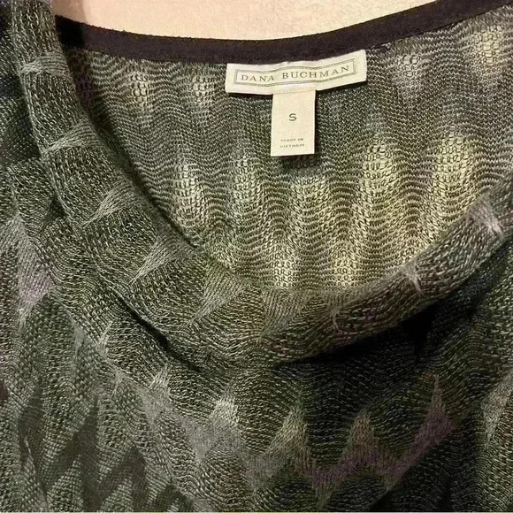 Dana Buchman Black and Gray Chevron Shirt Size Small - Picture 3 of 5